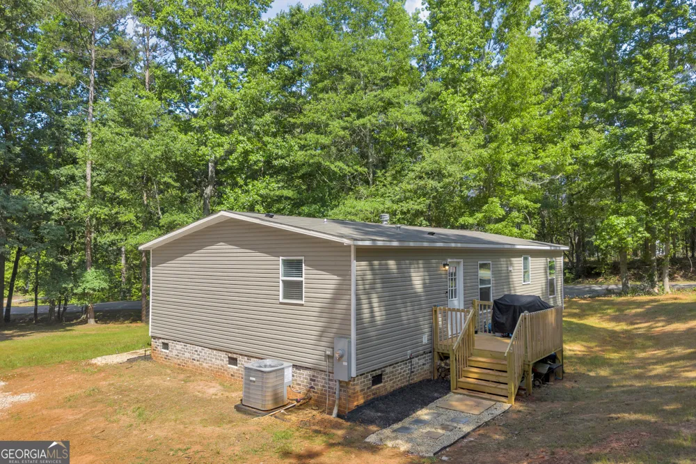 220 Trout DR Lavonia, GA 30553