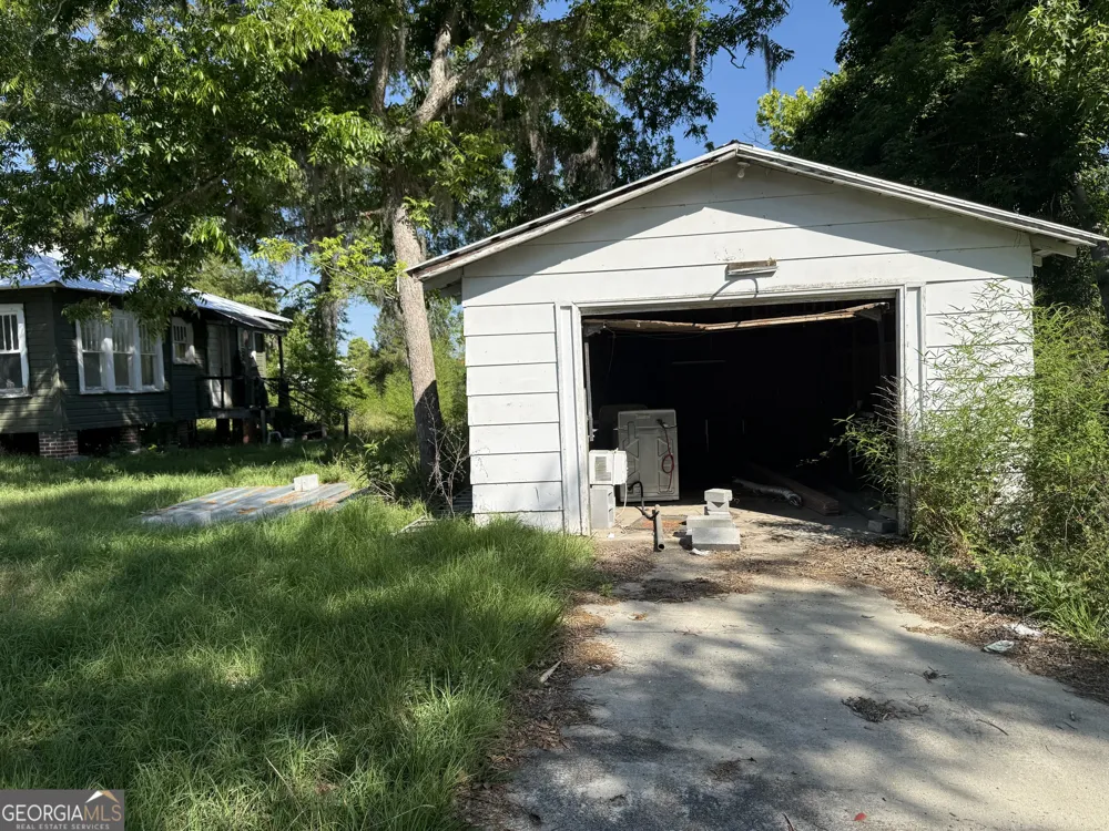 314 E Louisiana AVE Soperton, GA 30457