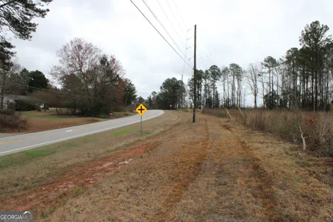 1262 Highway 16 E