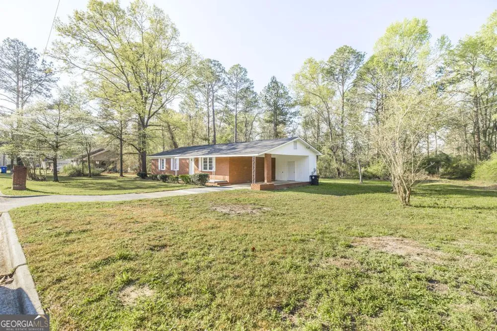 918 Henderson ST Dublin, GA 31021