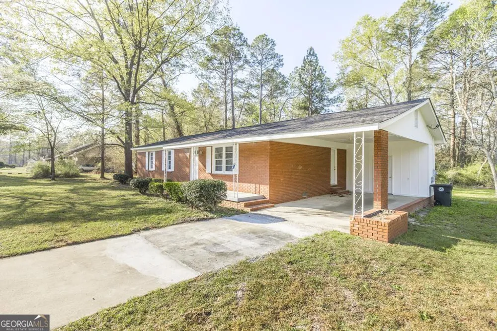 918 Henderson ST Dublin, GA 31021