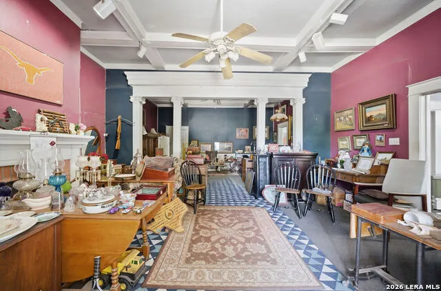 615 E Euclid San Antonio, TX 78212