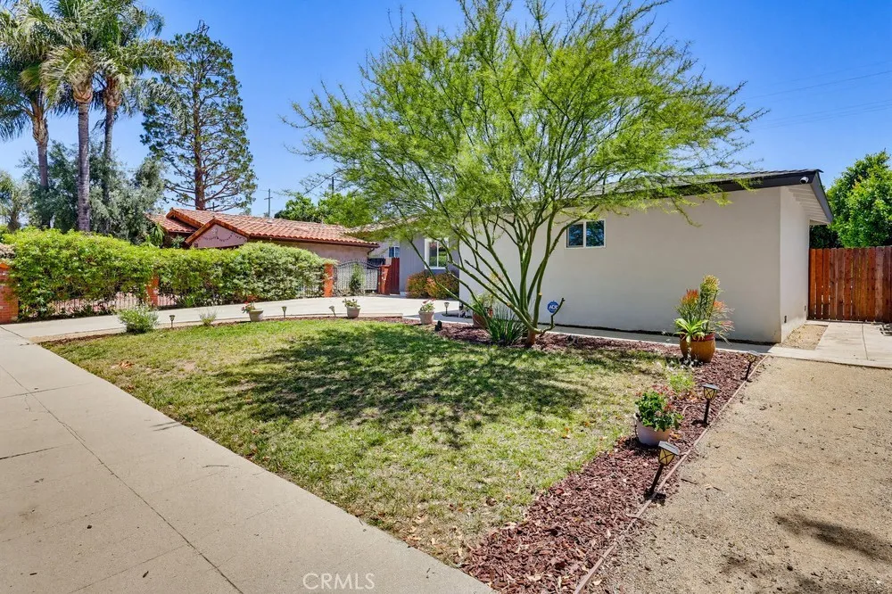 7058 Fullbright Winnetka, CA 91306