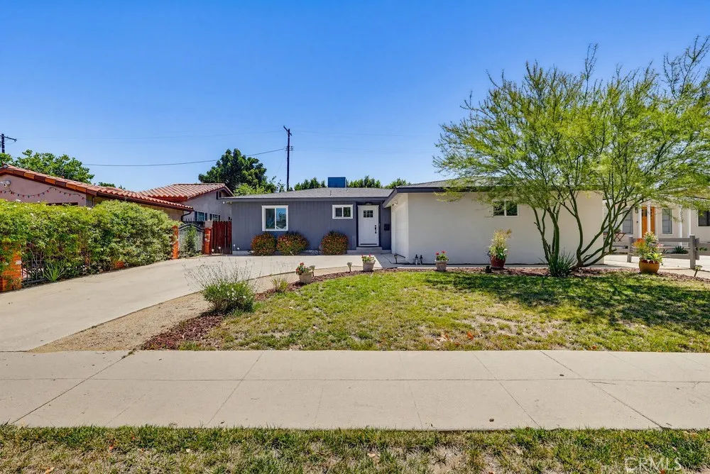 7058 Fullbright Winnetka, CA 91306