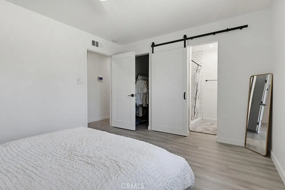 7058 Fullbright Winnetka, CA 91306