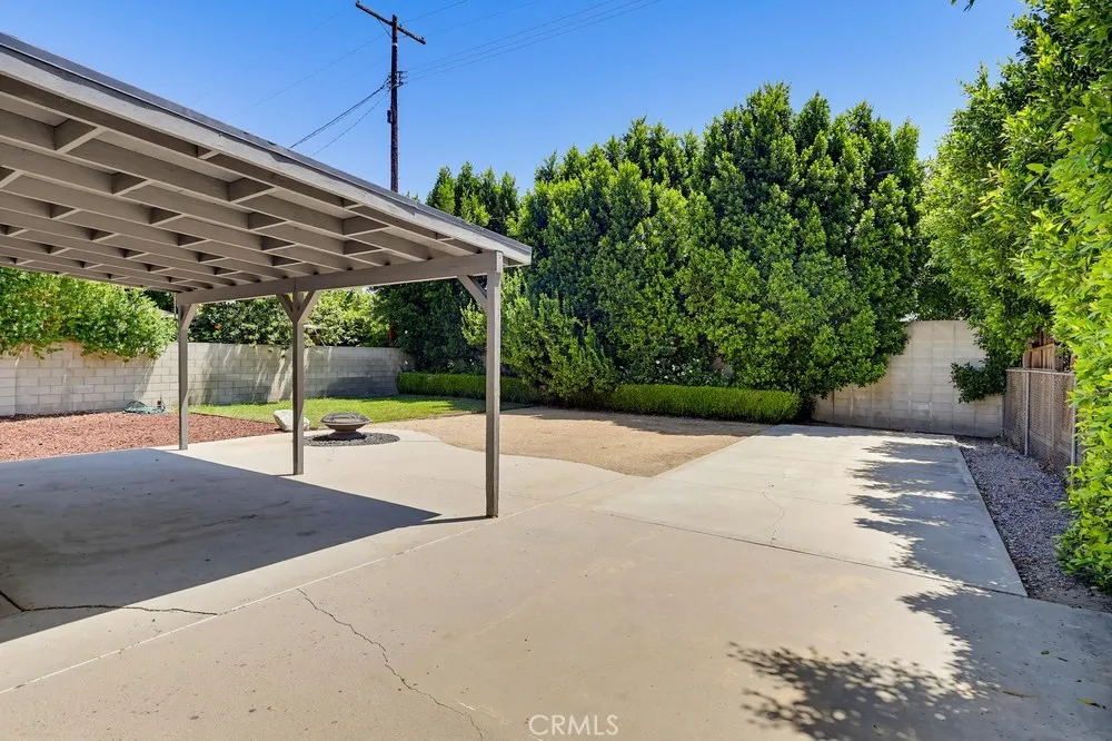 7058 Fullbright Winnetka, CA 91306