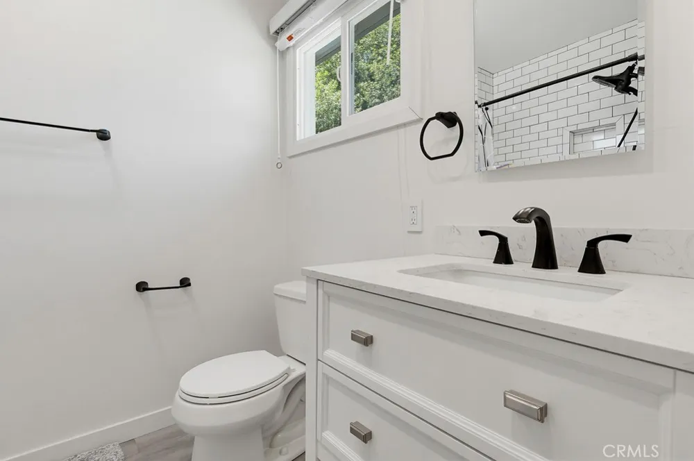 7058 Fullbright Winnetka, CA 91306