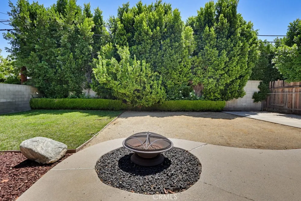 7058 Fullbright Winnetka, CA 91306