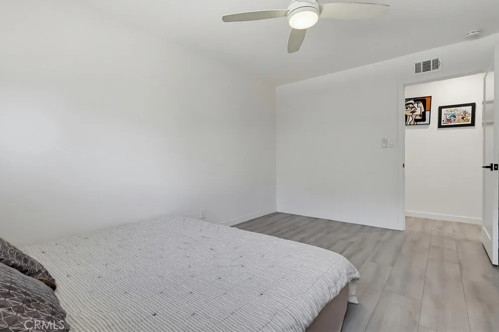 7058 Fullbright Winnetka, CA 91306