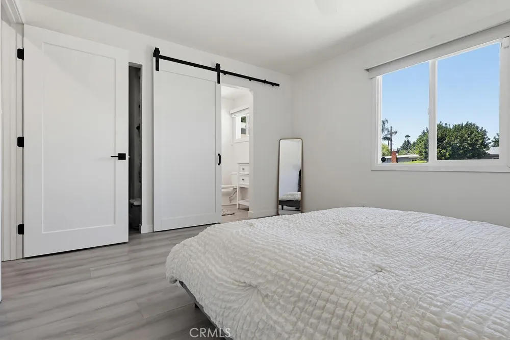 7058 Fullbright Winnetka, CA 91306