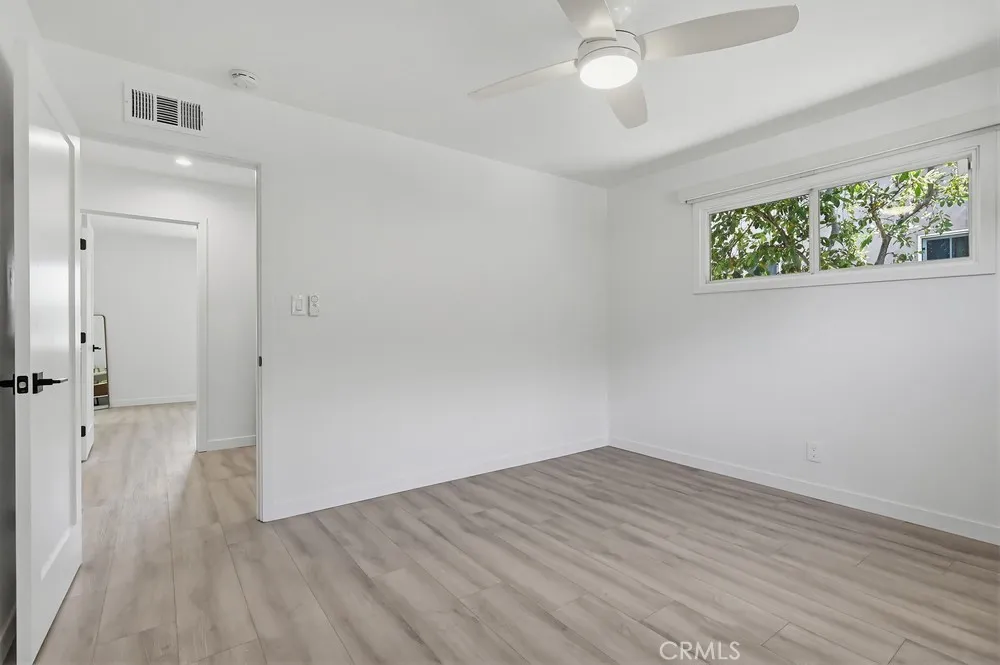 7058 Fullbright Winnetka, CA 91306