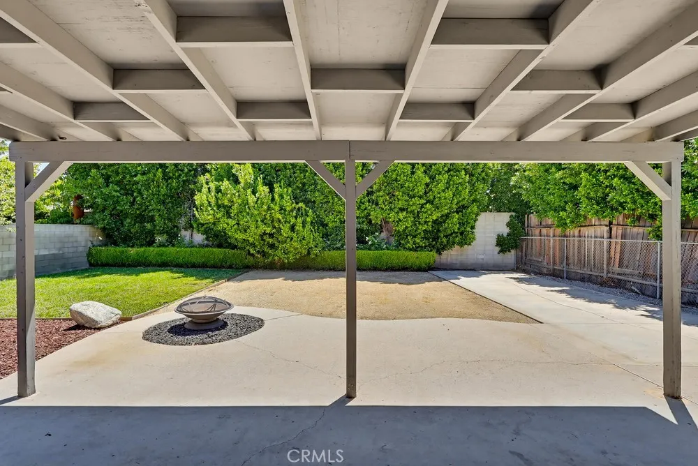 7058 Fullbright Winnetka, CA 91306
