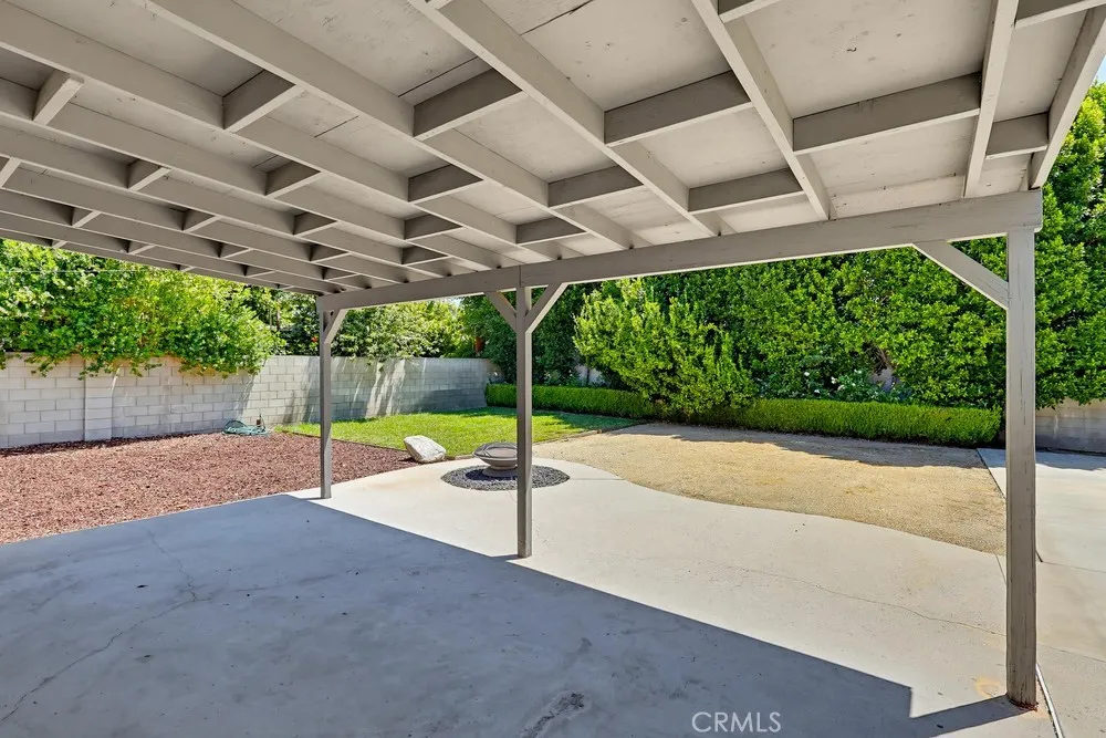 7058 Fullbright Winnetka, CA 91306