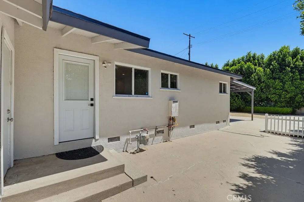 7058 Fullbright Winnetka, CA 91306