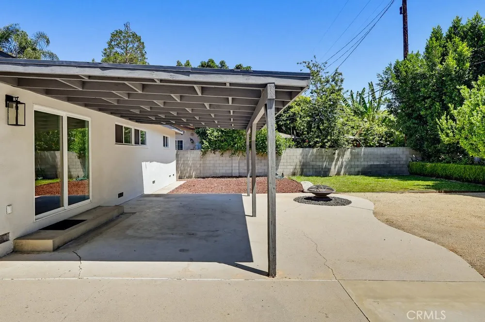 7058 Fullbright Winnetka, CA 91306
