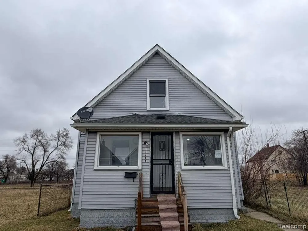 11756 Dyar Street Hamtramck City, MI 48212