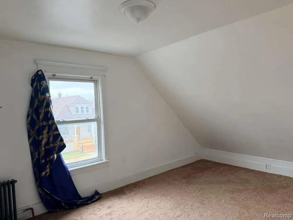 11756 Dyar Street Hamtramck City, MI 48212