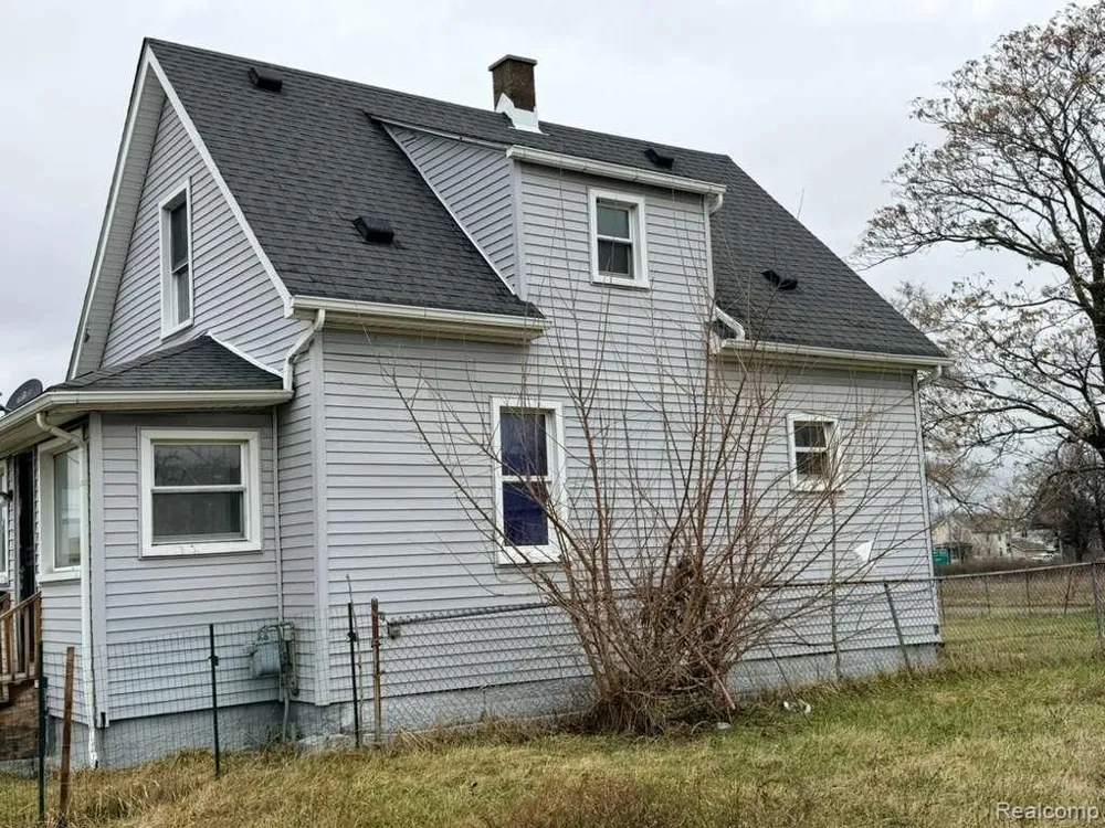 11756 Dyar Street Hamtramck City, MI 48212