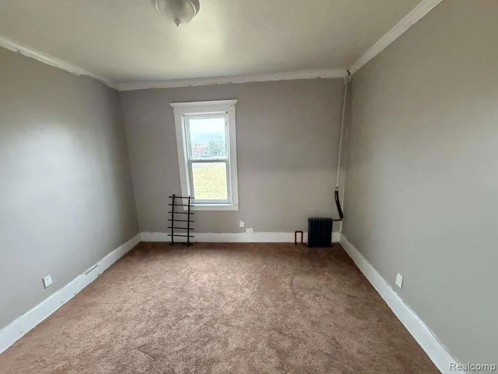 11756 Dyar Street Hamtramck City, MI 48212