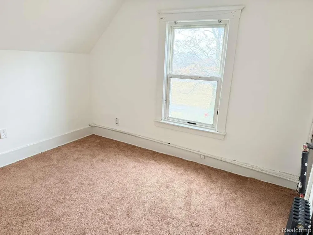 11756 Dyar Street Hamtramck City, MI 48212