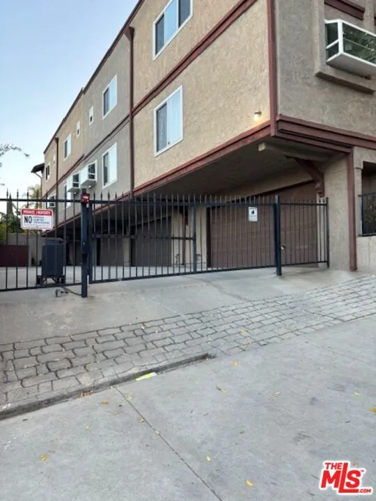 720 Waterloo Street #4 Los Angeles, CA 90026
