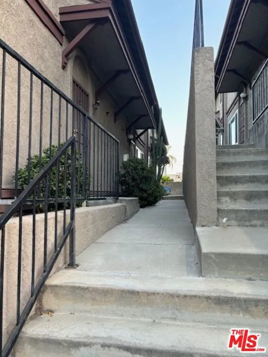 720 Waterloo Street #4 Los Angeles, CA 90026