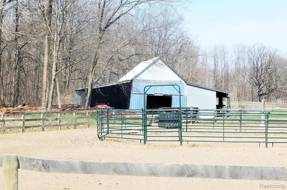 4441 Mack Road Oceola Township, MI 48855