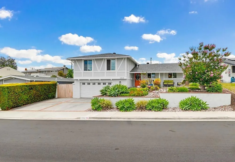 6880 Wallsey Drive San Diego, CA 92119