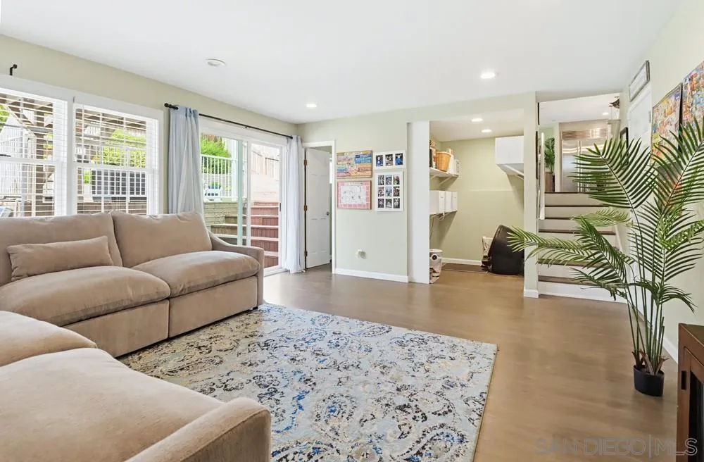 6880 Wallsey Drive San Diego, CA 92119