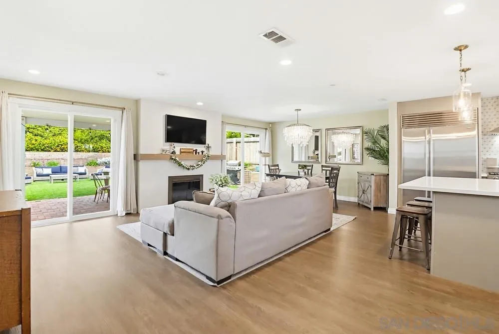 6880 Wallsey Drive San Diego, CA 92119