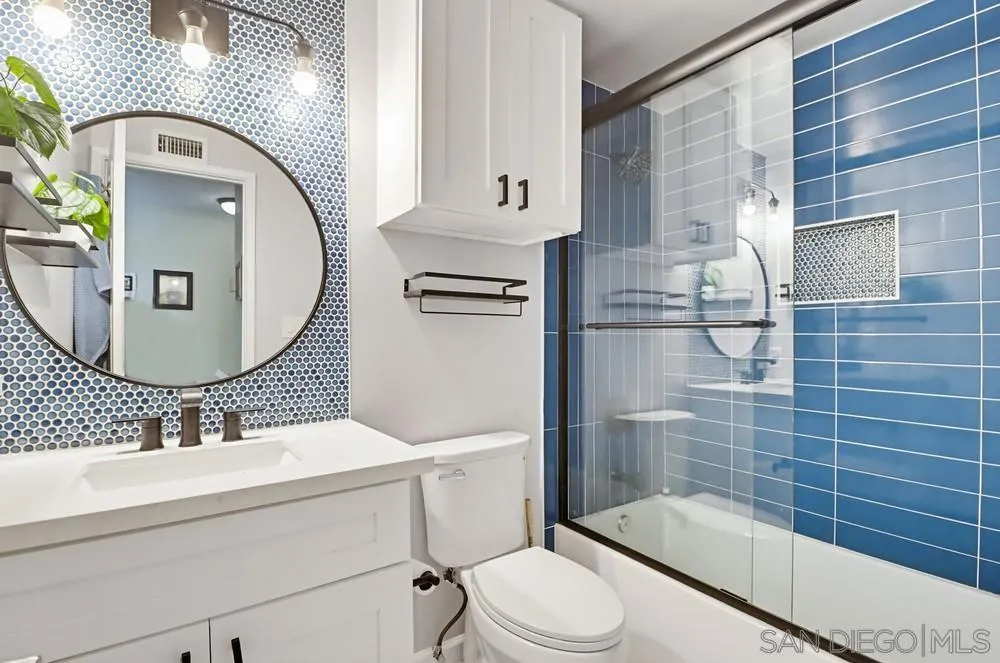 6880 Wallsey Drive San Diego, CA 92119