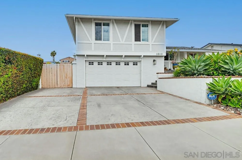 6880 Wallsey Drive San Diego, CA 92119
