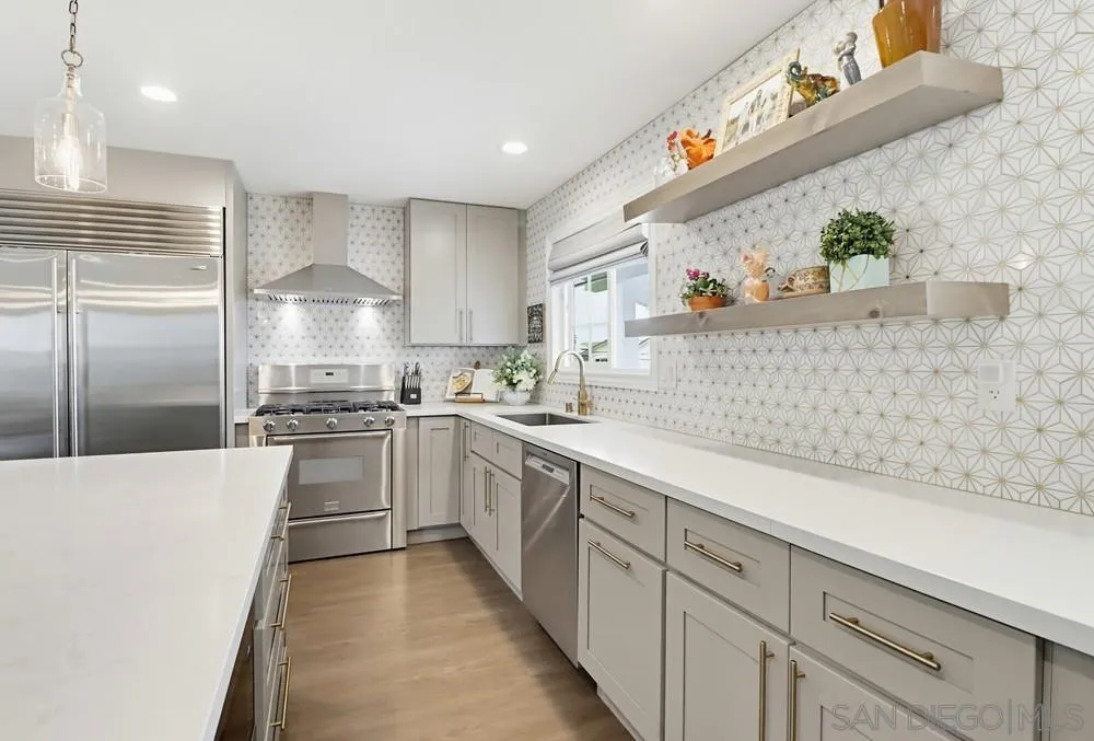 6880 Wallsey Drive San Diego, CA 92119