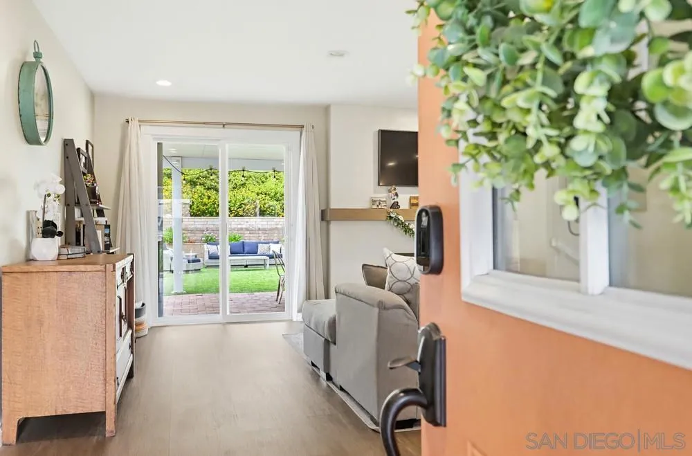 6880 Wallsey Drive San Diego, CA 92119