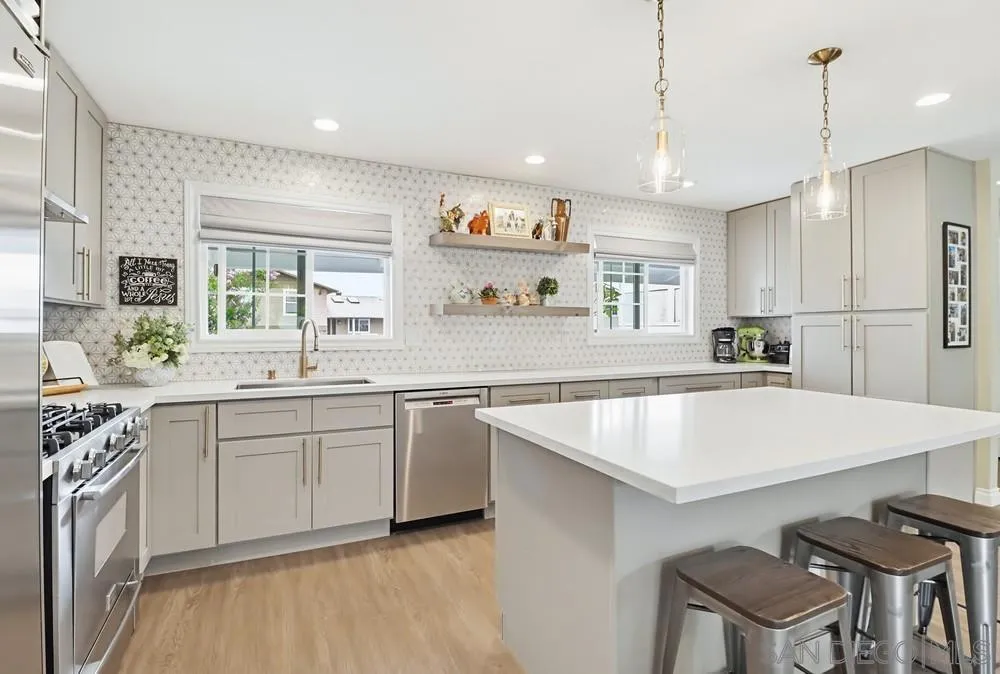 6880 Wallsey Drive San Diego, CA 92119
