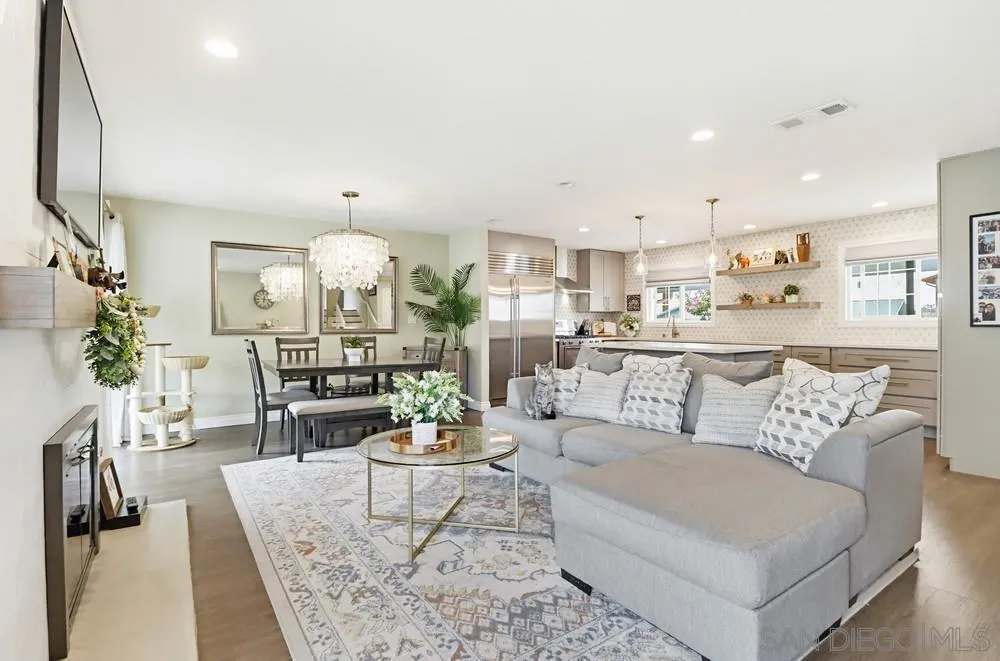 6880 Wallsey Drive San Diego, CA 92119