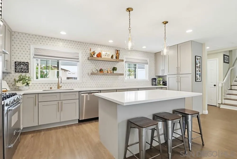 6880 Wallsey Drive San Diego, CA 92119