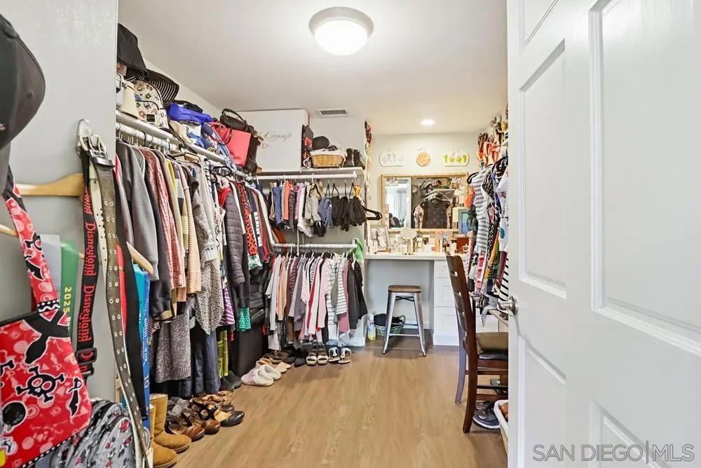 6880 Wallsey Drive San Diego, CA 92119