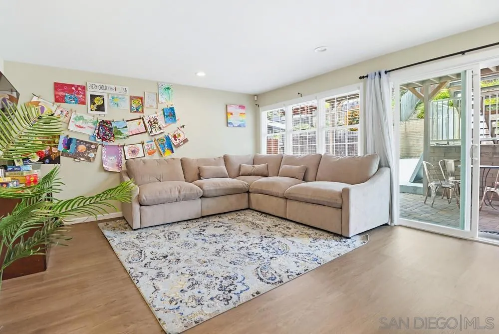 6880 Wallsey Drive San Diego, CA 92119