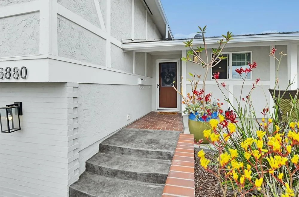 6880 Wallsey Drive San Diego, CA 92119