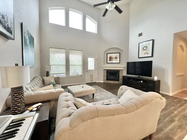 12709 Lee Park Lane