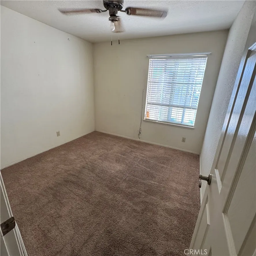 15087 Whitekirk Victorville, CA 92394