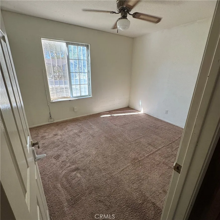 15087 Whitekirk Victorville, CA 92394