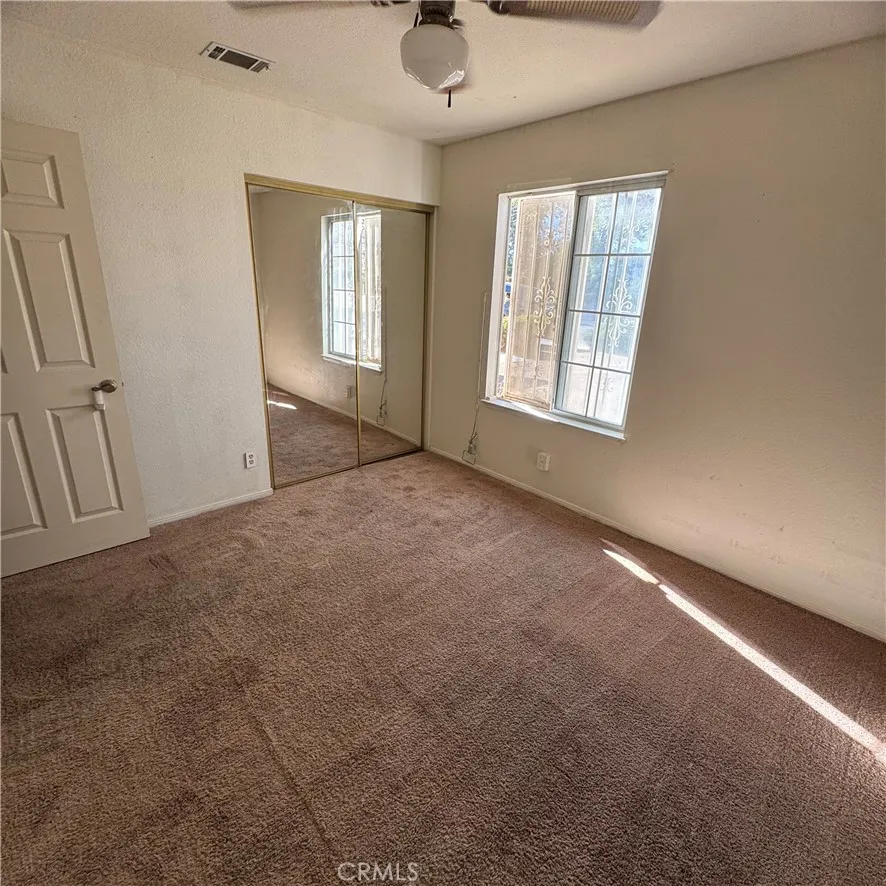 15087 Whitekirk Victorville, CA 92394