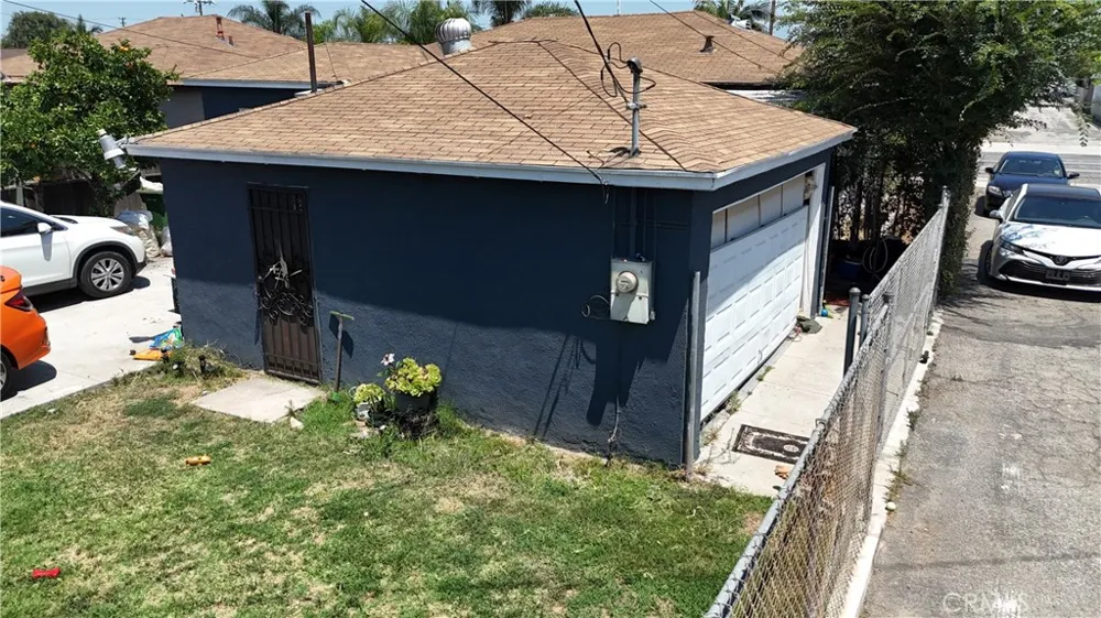 6674 Easton East Los Angeles, CA 90022