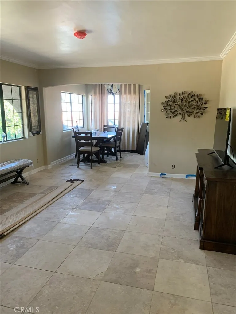 6674 Easton East Los Angeles, CA 90022