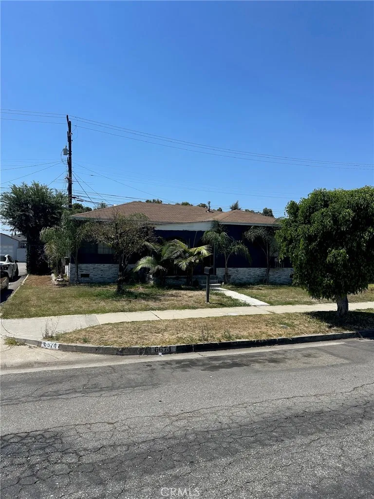 6674 Easton East Los Angeles, CA 90022