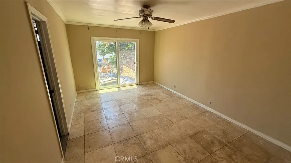 6674 Easton East Los Angeles, CA 90022