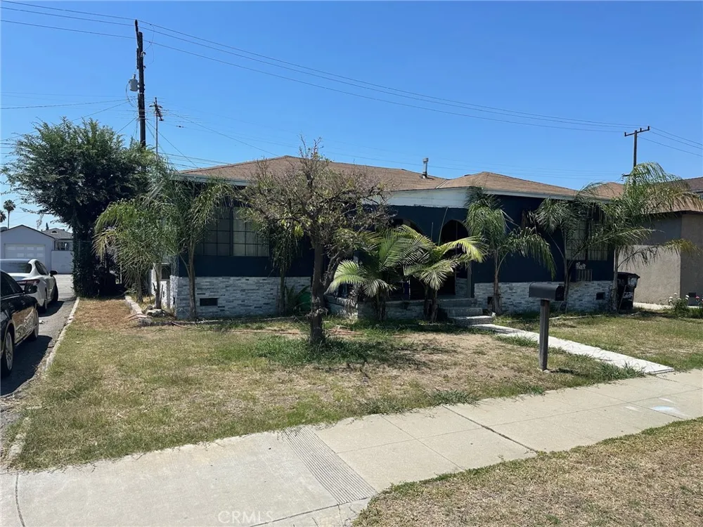 6674 Easton East Los Angeles, CA 90022