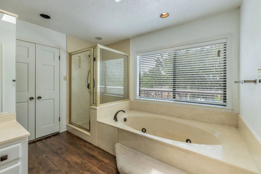 113 Indian Bend Drive Lakeway, TX 78734
